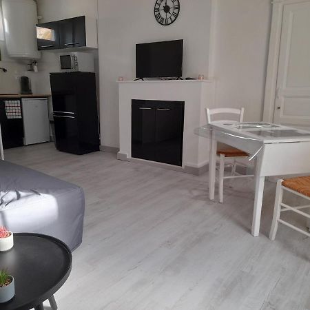 Promo Studio Wi-Fi A Courseulles-Sur-Mer Au 1Er Etage Exterior foto